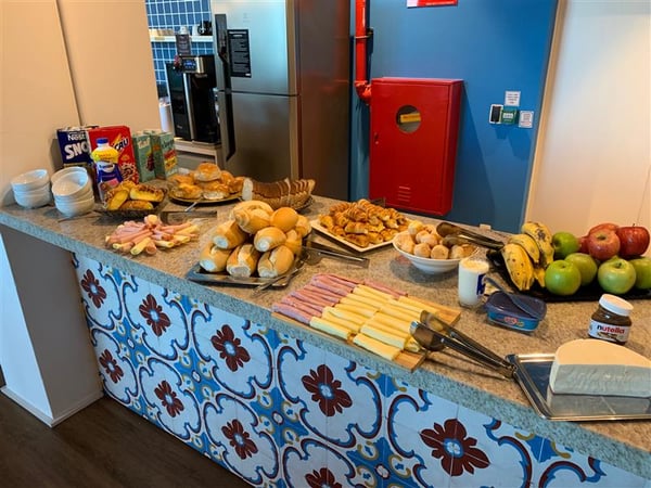 continental breakfast